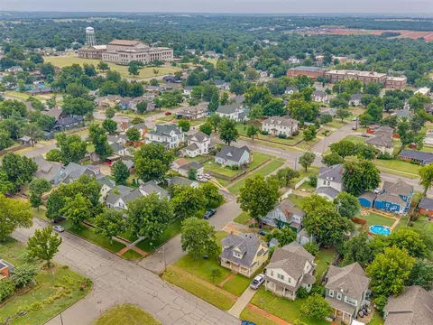 View/Area - 623 E Warner Ave, Guthrie, OK 73044 photo 3 of 6