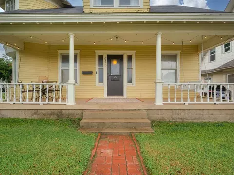 Exterior - 623 E Warner Ave, Guthrie, OK 73044 photo 2 of 12
