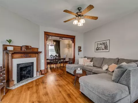 Living - 623 E Warner Ave, Guthrie, OK 73044 photo 2 of 3