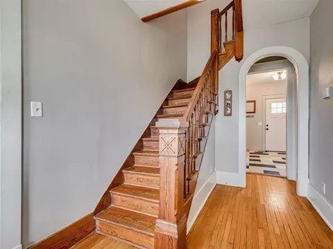 Entry Way - 623 E Warner Ave, Guthrie, OK 73044 photo 2 of 3