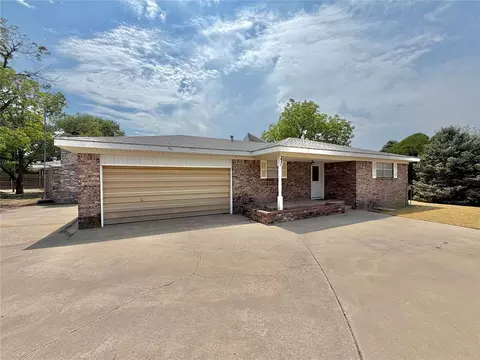 Exterior - 231 Circle Dr, Guymon, OK 73942 photo 2 of 6