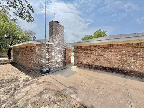 Exterior - 231 Circle Dr, Guymon, OK 73942 photo 4 of 6