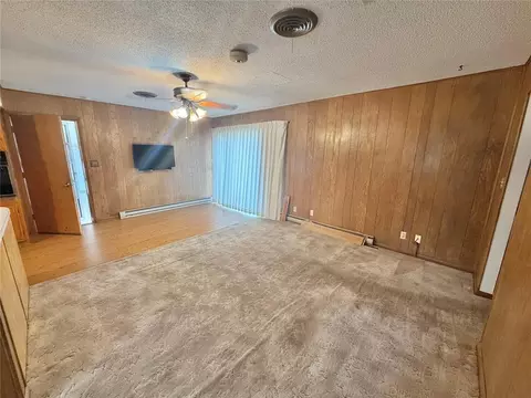 Living - 231 Circle Dr, Guymon, OK 73942 photo 3 of 4