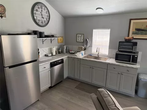 Kitchen - 418251 E 1201 Rd, Eufaula, OK 74432 photo 1 of 2