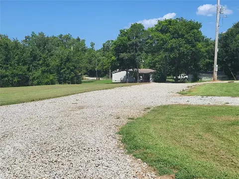 Exterior - 418251 E 1201 Rd, Eufaula, OK 74432 photo 4 of 7