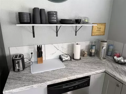 Kitchen - 418251 E 1201 Rd, Eufaula, OK 74432 photo 2 of 2