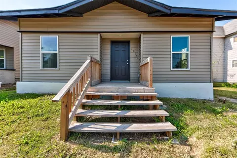 Exterior - 1015 E Main St, Shawnee, OK 74801 photo 4 of 7