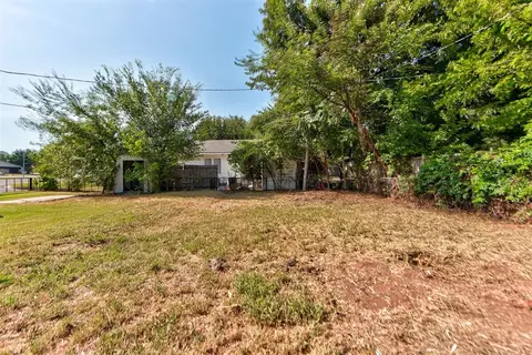 Exterior - 1015 E Main St, Shawnee, OK 74801 photo 6 of 7