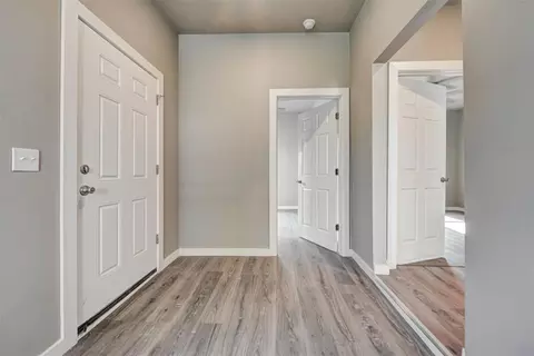 Entry Way - 1015 E Main St, Shawnee, OK 74801 photo 1 of 2