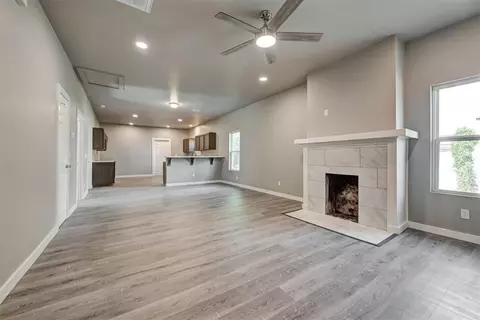 Living - 1015 E Main St, Shawnee, OK 74801 photo 1 of 8