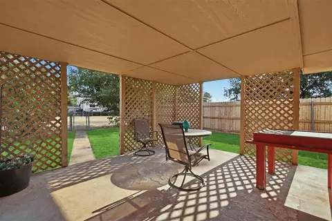 Exterior - 500 Sequoyah Ln, Altus, OK 73521 photo 6 of 10