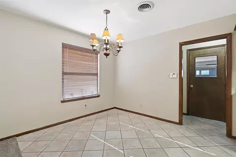 Dining - 500 Sequoyah Ln, Altus, OK 73521 photo 1 of 2
