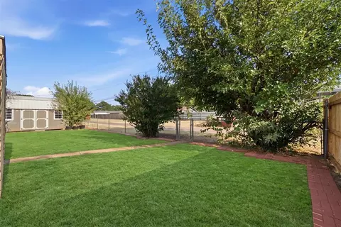 Exterior - 500 Sequoyah Ln, Altus, OK 73521 photo 10 of 10