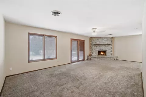 Living - 500 Sequoyah Ln, Altus, OK 73521 photo 2 of 4