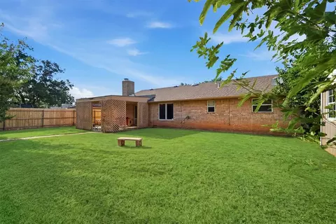 Exterior - 500 Sequoyah Ln, Altus, OK 73521 photo 8 of 10