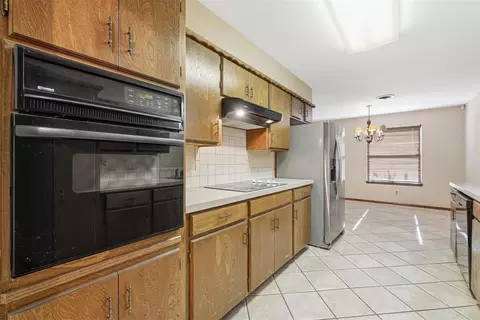 Kitchen - 500 Sequoyah Ln, Altus, OK 73521 photo 2 of 5