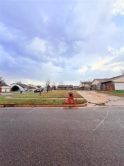 4900 Beacon Hill Rd, Oklahoma City, OK 73135