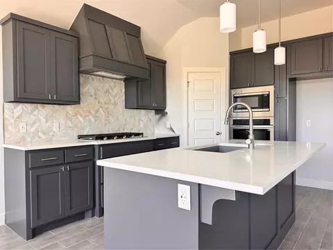 1324 Colonial Ave, Tuttle, OK 73089 photo 3