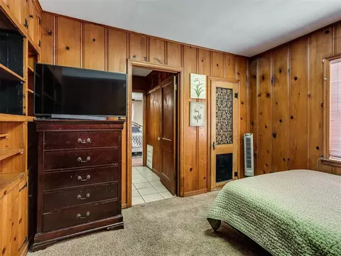 Bedroom - 1006 W Eufaula St, Norman, OK 73069 photo 6 of 9