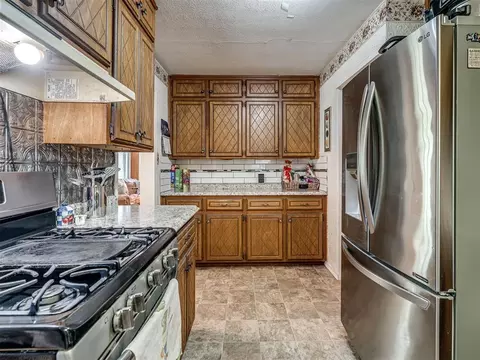 Kitchen - 1006 W Eufaula St, Norman, OK 73069 photo 4 of 7