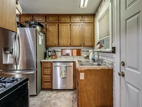 Kitchen - 1006 W Eufaula St, Norman, OK 73069 photo 3 of 7