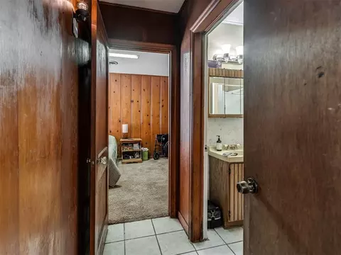 Entry Way - 1006 W Eufaula St, Norman, OK 73069 photo 3 of 3