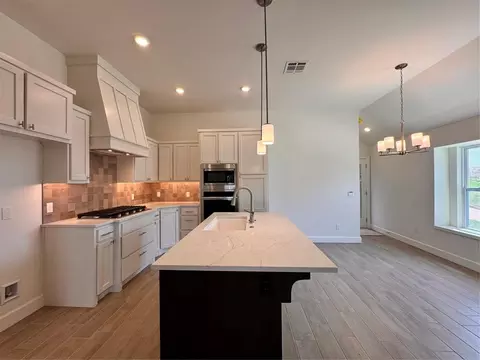 Kitchen - 1316 Colonial Ave, Tuttle, OK 73089 photo 3 of 3
