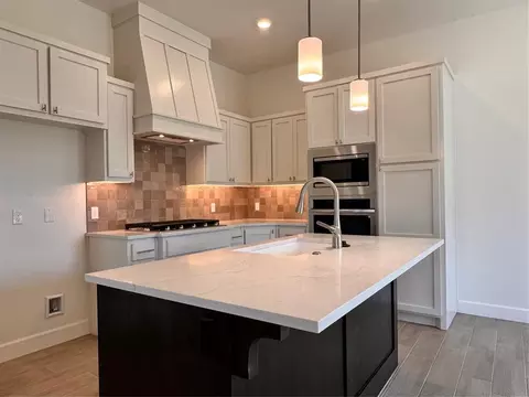 Kitchen - 1316 Colonial Ave, Tuttle, OK 73089 photo 2 of 3