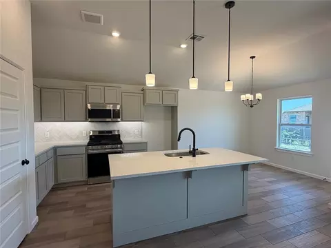 1204 Blackjack Creek Dr, Yukon, OK 73099