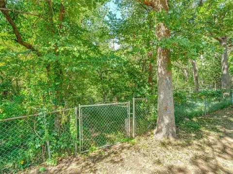 Exterior - 1644 Red Fox Rd, Edmond, OK 73034 photo 13 of 13