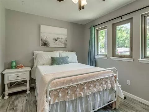 Bedroom - 1644 Red Fox Rd, Edmond, OK 73034 photo 7 of 10