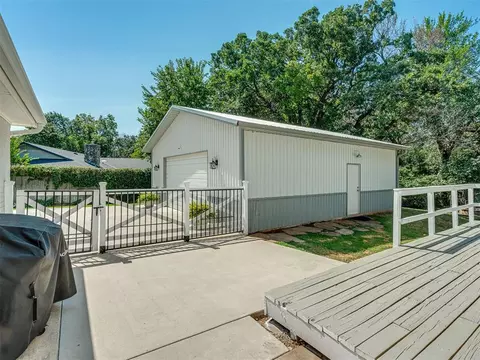 Exterior - 1644 Red Fox Rd, Edmond, OK 73034 photo 10 of 13