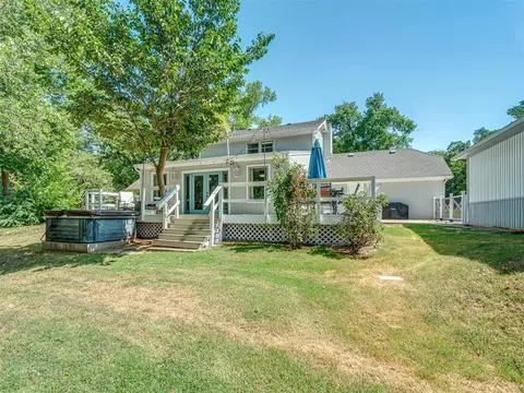 Exterior - 1644 Red Fox Rd, Edmond, OK 73034 photo 5 of 13