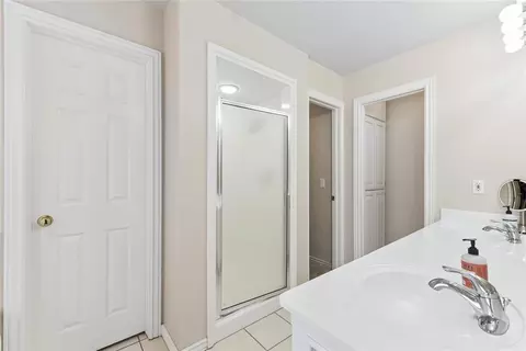 Bath - 900 Grandview Rd, Tuttle, OK 73089 photo 1 of 4