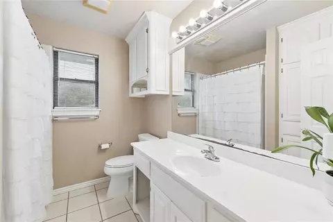 Bath - 900 Grandview Rd, Tuttle, OK 73089 photo 4 of 4