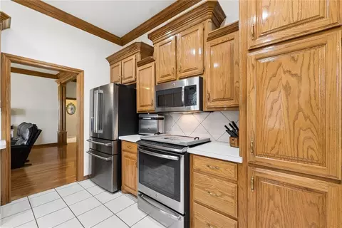 Kitchen - 900 Grandview Rd, Tuttle, OK 73089 photo 5 of 8