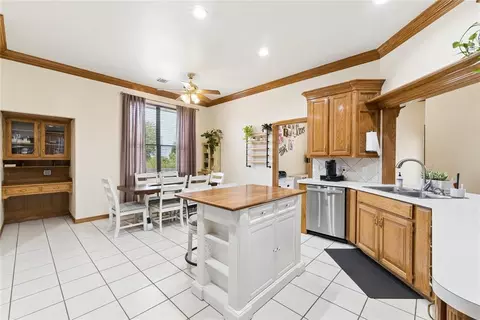 Kitchen - 900 Grandview Rd, Tuttle, OK 73089 photo 3 of 8