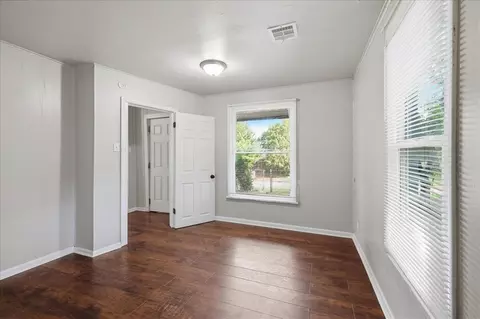 Bedroom - 1216 E Vilas Ave, Guthrie, OK 73044 photo 6 of 6