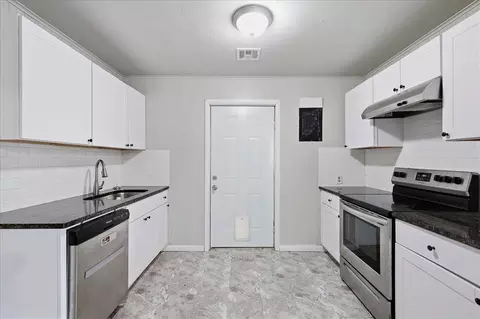Kitchen - 1216 E Vilas Ave, Guthrie, OK 73044 photo 1 of 2