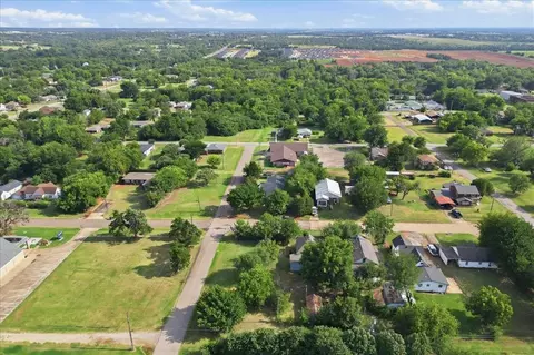 View/Area - 1216 E Vilas Ave, Guthrie, OK 73044 photo 4 of 4