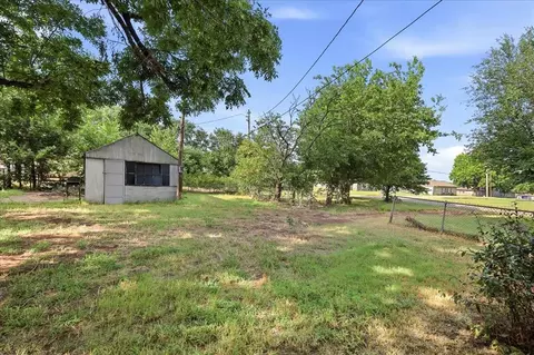 Exterior - 1216 E Vilas Ave, Guthrie, OK 73044 photo 2 of 3