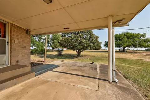 Exterior - 332852 E 1060 Rd, Mcloud, OK 74851 photo 3 of 8