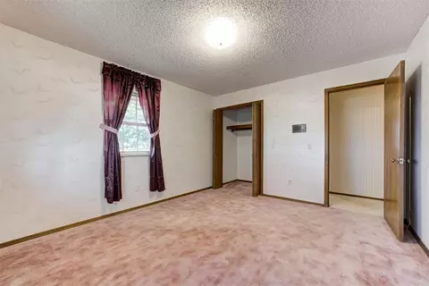 Bedroom - 332852 E 1060 Rd, Mcloud, OK 74851 photo 7 of 9