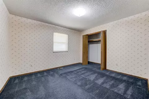Bedroom - 332852 E 1060 Rd, Mcloud, OK 74851 photo 5 of 9