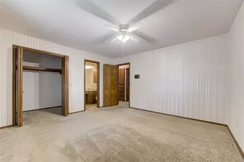 Bedroom - 332852 E 1060 Rd, Mcloud, OK 74851 photo 3 of 9