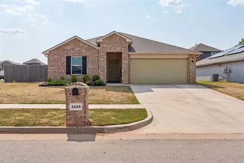 3425 Furrow Dr, Yukon, OK 73099