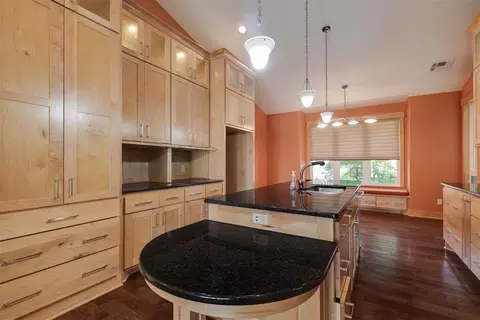 Kitchen - 4606 Pikeys Trl, Tuttle, OK 73089 photo 2 of 4