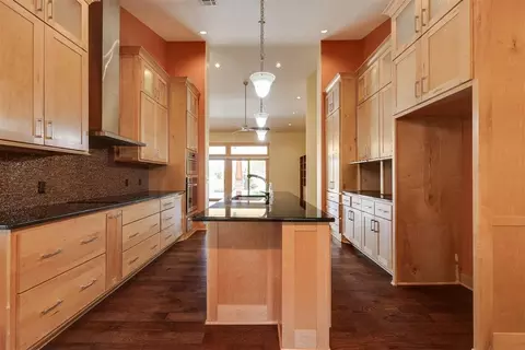 Kitchen - 4606 Pikeys Trl, Tuttle, OK 73089 photo 3 of 4