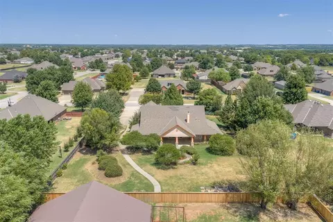 View/Area - 4606 Pikeys Trl, Tuttle, OK 73089 photo 3 of 4