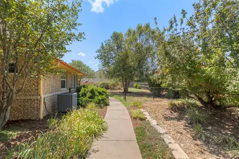 Exterior - 4606 Pikeys Trl, Tuttle, OK 73089 photo 10 of 16